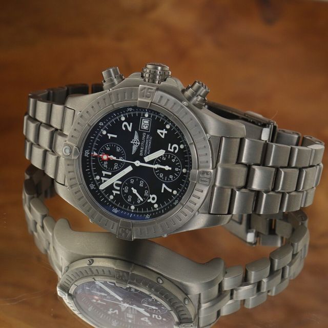 Breitling Chrono Avenger E13360 Image 6